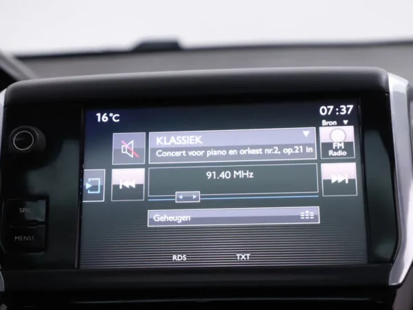 Peugeot 2008 1.2 PureTech Aut. Blue Lion Airco