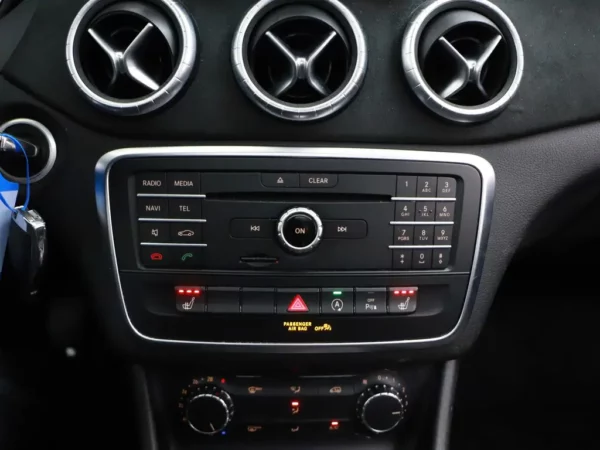Mercedes-Benz CLA-Klasse Shooting Brake 180 Ambition Panodak