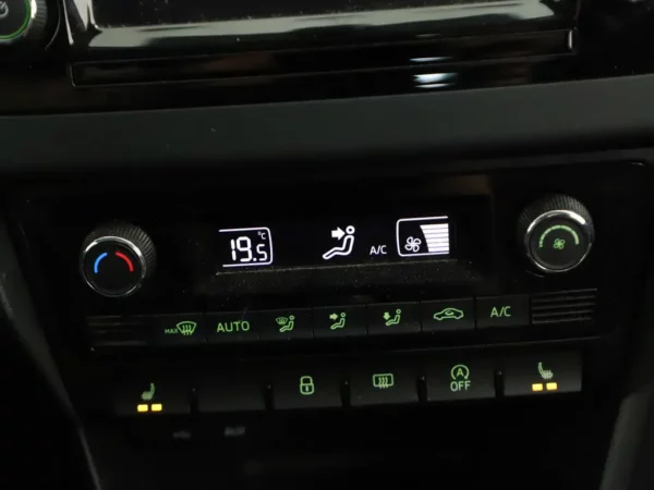Skoda Rapid Spaceback 1.2 TSI Greentech Drive Nav