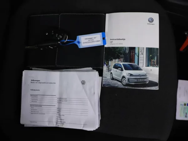 Volkswagen up! 1.0 BMT move up!