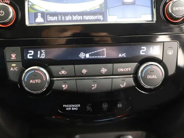 Nissan QASHQAI 1.2 Aut. N-Connecta