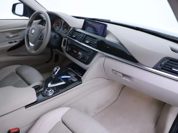 BMW 3-serie 320i Aut. High Executive