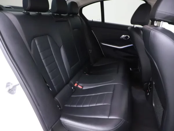 BMW 3-serie 320i Aut. High Executive (4-drs Sedan) Nav