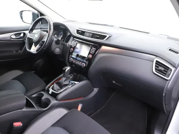 Nissan QASHQAI 1.2 Aut. N-Connecta