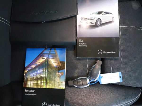 Mercedes-Benz CLA-Klasse Shooting Brake 180 Ambition Panodak