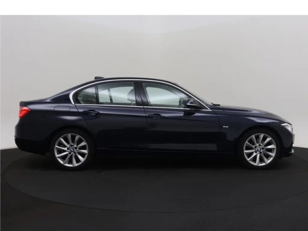 BMW 3-serie 320i Aut. High Executive