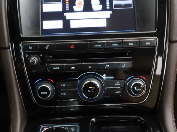 Jaguar XJ 3.0 V6D Premium Luxury Pano