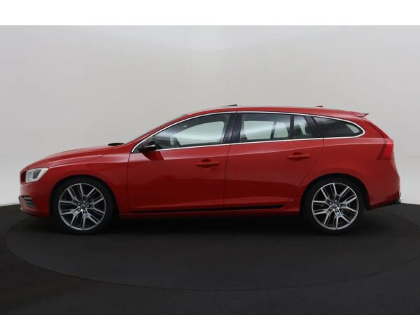 Volvo V60 2.0 D4 AUT. Ocean Race Business Pano