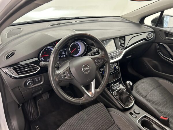 Opel Astra Sports Tourer 1.2 Business Elegance