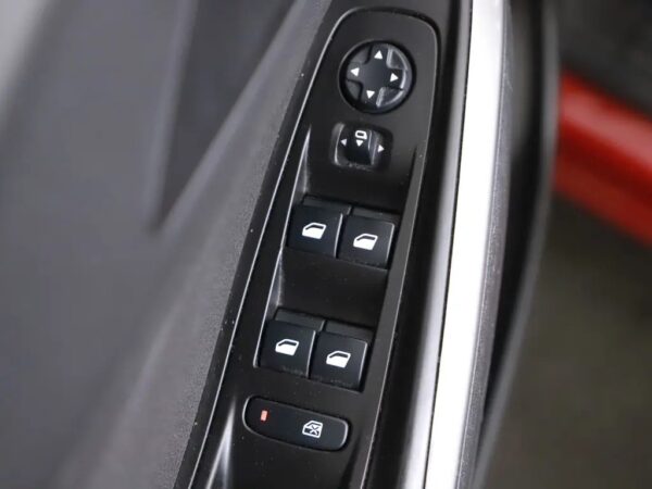 Photo 5 of 26 of W0VZRHNY1JS198545 Opel Grandland X 1.2 Turbo Online Edition AUT.