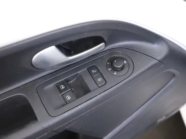 Volkswagen up! 1.0 BMT move up!
