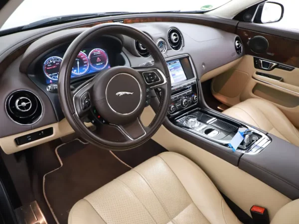 Jaguar XJ 3.0 V6D Premium Luxury Pano