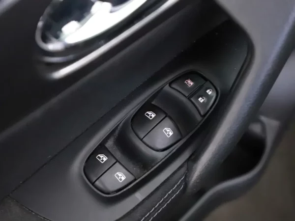 Nissan QASHQAI 1.2 Aut. N-Connecta