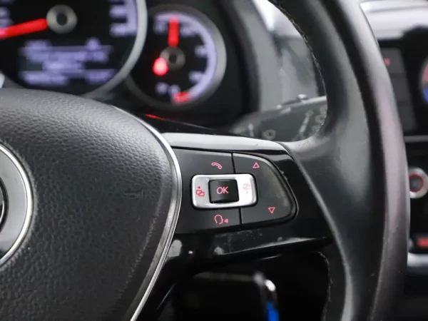 Volkswagen up! 1.0 BMT move up!