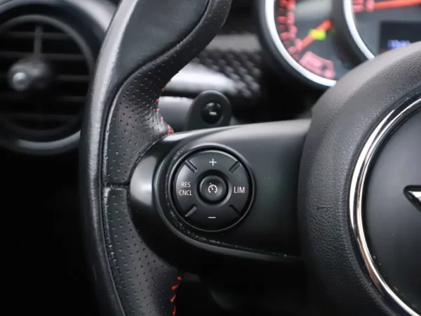 Mini Mini 2.0 Cooper S Chili Serious Business