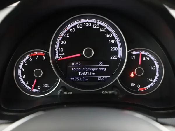 Volkswagen up! 1.0 BMT move up!