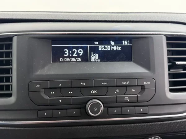 Photo 10 of 21 of YARVAYHVKGZ165374 Toyota Proace Shuttle 1.5 D-4D Cool Comfort Compact