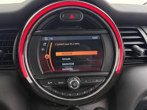 MINI 5-deurs 1.5 Cooper Chili Nav