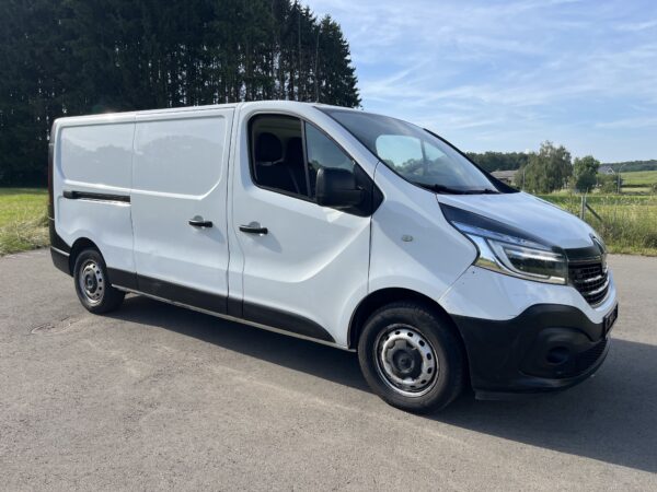Photo 10 of 28 of P-Renault-Trafic H1.L2 Grand confort 2.0 DCI 120cv-2021 Renault Trafic H1.L2 Grand confort 2.0 DCI 120cv