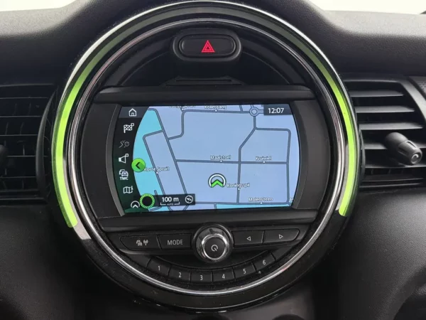MINI 5-deurs 1.5 Cooper Chili Nav