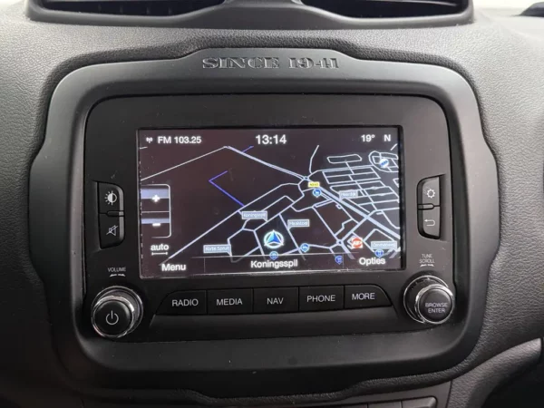 Photo 11 of 24 of 1C4BU0000FPC07725 Jeep Renegade 1.4 MultiAir Longitude Aut. Leder