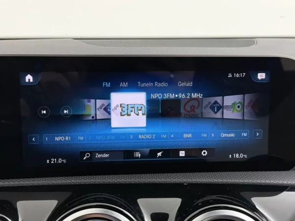 Photo 11 of 24 of WDD1770871V000201 Mercedes-Benz A-Klasse 200 Business Solution AMG