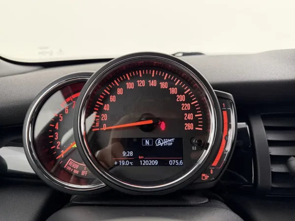 MINI 5-deurs 1.5 Cooper Business Edition