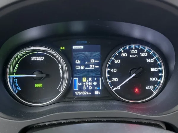 Mitsubishi Outlander 2.0 PHEV Instyle