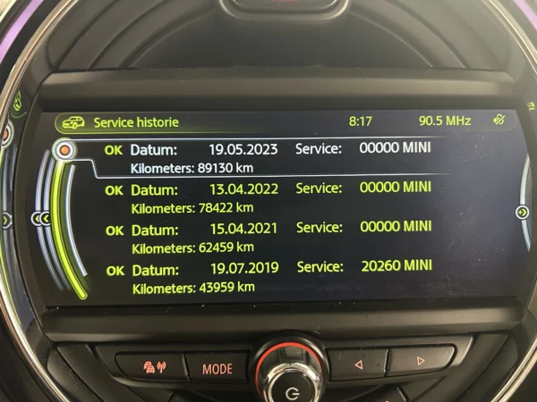 MINI 5-deurs 2.0 Cooper S Aut. Chili Serious Business Nav