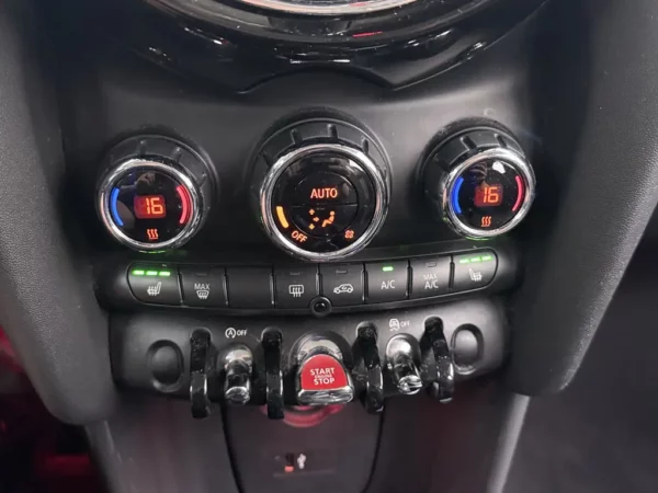 MINI 5-deurs 1.5 Cooper Chili Nav