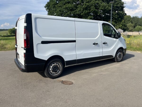 Photo 12 of 28 of P-Renault-Trafic H1.L2 Grand confort 2.0 DCI 120cv-2021 Renault Trafic H1.L2 Grand confort 2.0 DCI 120cv