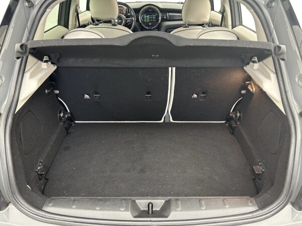 MINI 5-deurs 2.0 Cooper S Aut. Chili Serious Business Nav