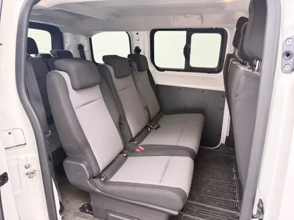 Photo 13 of 21 of YARVAYHVKGZ165374 Toyota Proace Shuttle 1.5 D-4D Cool Comfort Compact