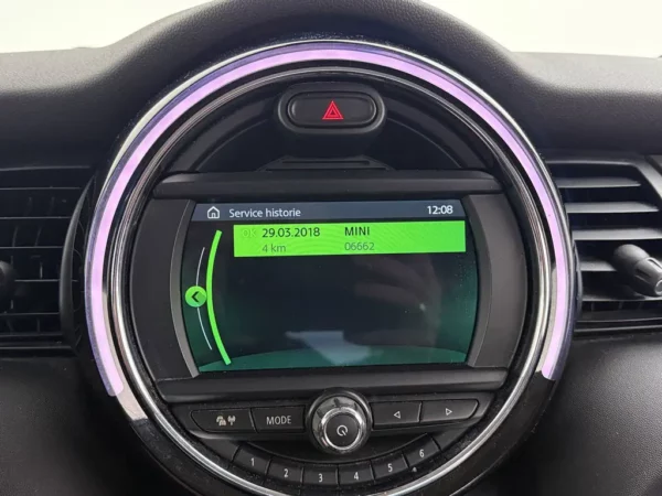 MINI 5-deurs 1.5 Cooper Chili Nav