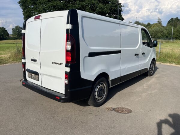 Photo 13 of 28 of P-Renault-Trafic H1.L2 Grand confort 2.0 DCI 120cv-2021 Renault Trafic H1.L2 Grand confort 2.0 DCI 120cv