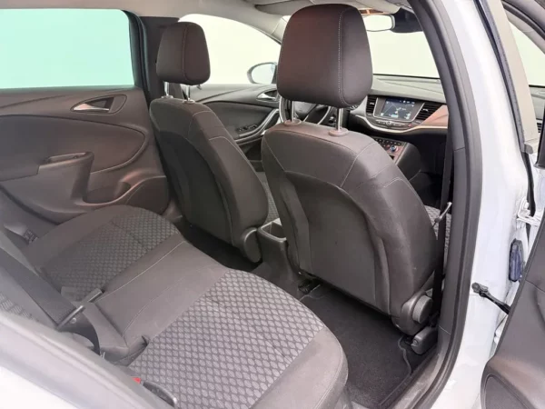 Opel Astra Sports Tourer 1.2 Business Edition