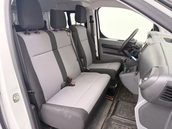 Photo 15 of 21 of YARVAYHVKGZ165374 Toyota Proace Shuttle 1.5 D-4D Cool Comfort Compact