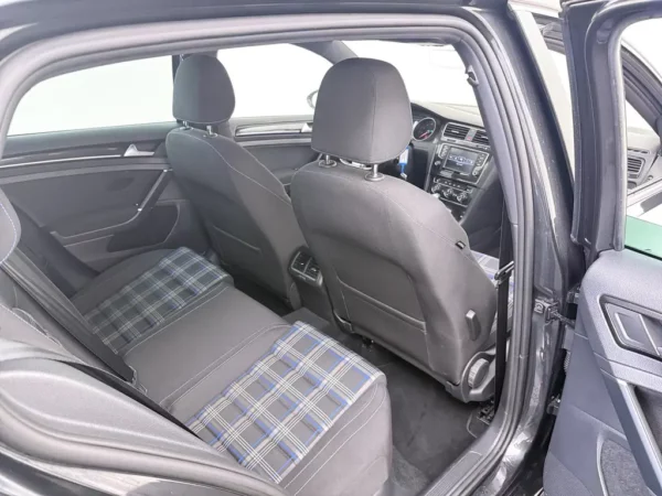 Volkswagen Golf 1.4 TSI GTE Connected Series
