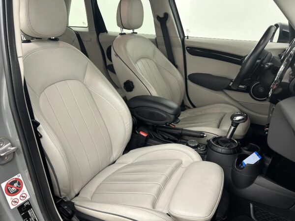 MINI 5-deurs 2.0 Cooper S Aut. Chili Serious Business Nav