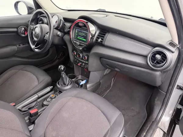 MINI 5-deurs 1.5 Cooper Chili Nav