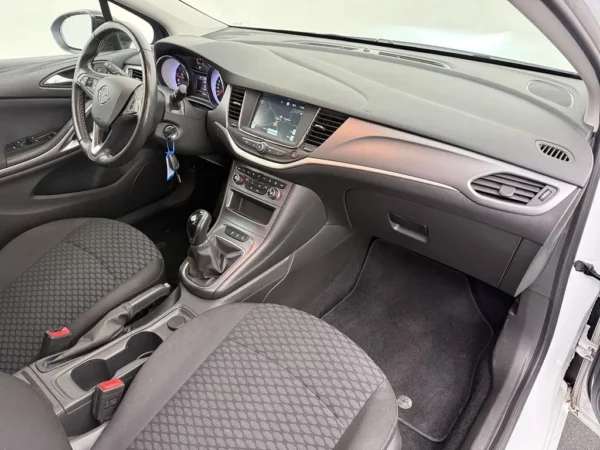 Opel Astra Sports Tourer 1.2 Business Edition