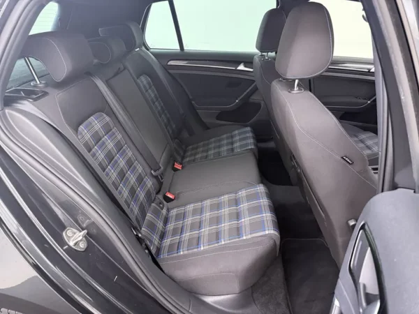 Volkswagen Golf 1.4 TSI GTE Connected Series
