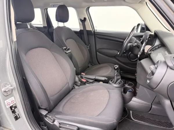 MINI 5-deurs 1.5 Cooper Chili Nav