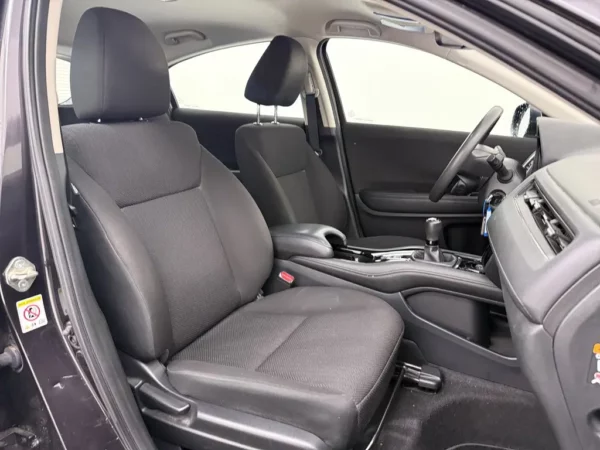 Photo 17 of 24 of 3HGRU1730GM405168 Honda HR-V 1.5 i-VTEC Comfort