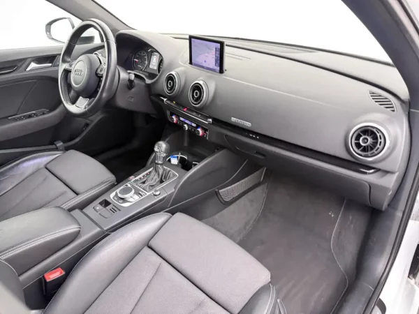 Photo 17 of 24 of WAUZZZ8V3FA168426 Audi A3 Sportback 1.4 e-tron PHEV Ambition Pro Line plus