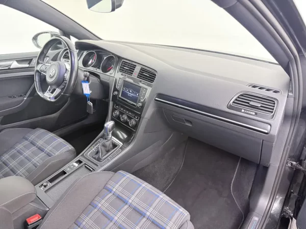 Volkswagen Golf 1.4 TSI GTE Connected Series
