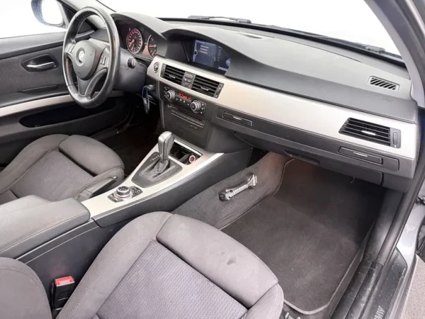 BMW 3 Serie Touring 318i Business Line AUT