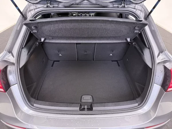 Mercedes-Benz A-Klasse 180 Aut. Business Solution Luxury Nav