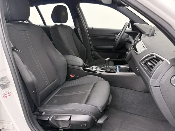 Photo 18 of 23 of WBA2R110505D67529 BMW 1-serie 116i Edition Sport Line Shadow Executive
