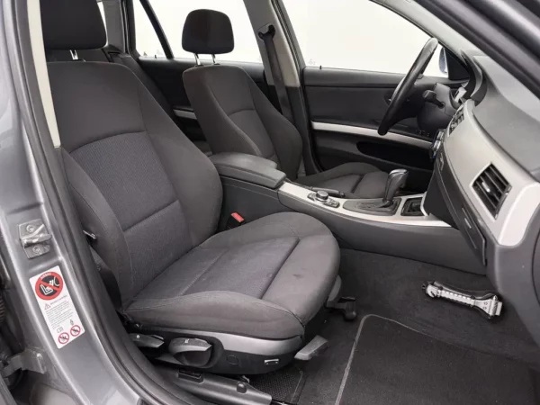 BMW 3 Serie Touring 318i Business Line AUT
